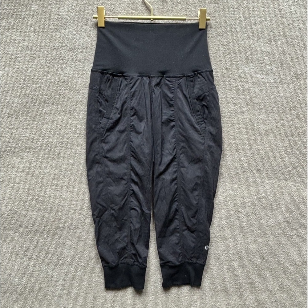 Lululemon Size 2 Dance Studio High-Rise Jogger Cropped Black 24" Athleisure EUC
